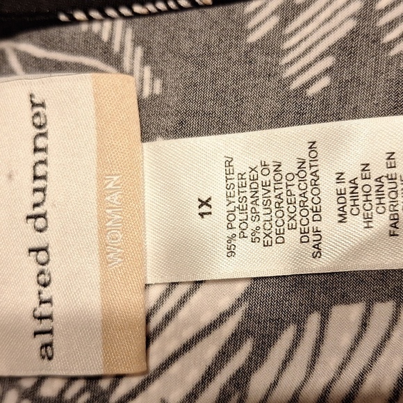 e Womens Alfred Dunner Stretch Button 3/4 Sleeve Plus Size Top 2x - Picture 3 of 3